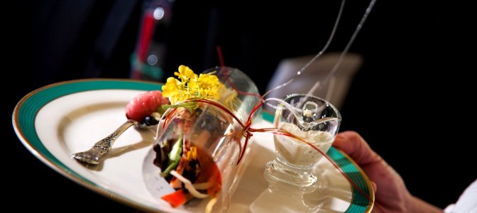 Obama china service - luncheon plate in use