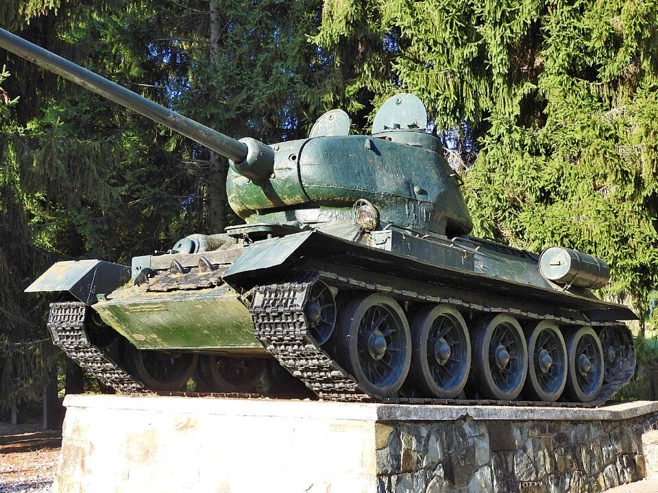 T-34 war memorial hungary