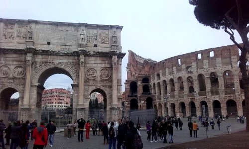 Coliseo y Arco Constantino (Roma). photo