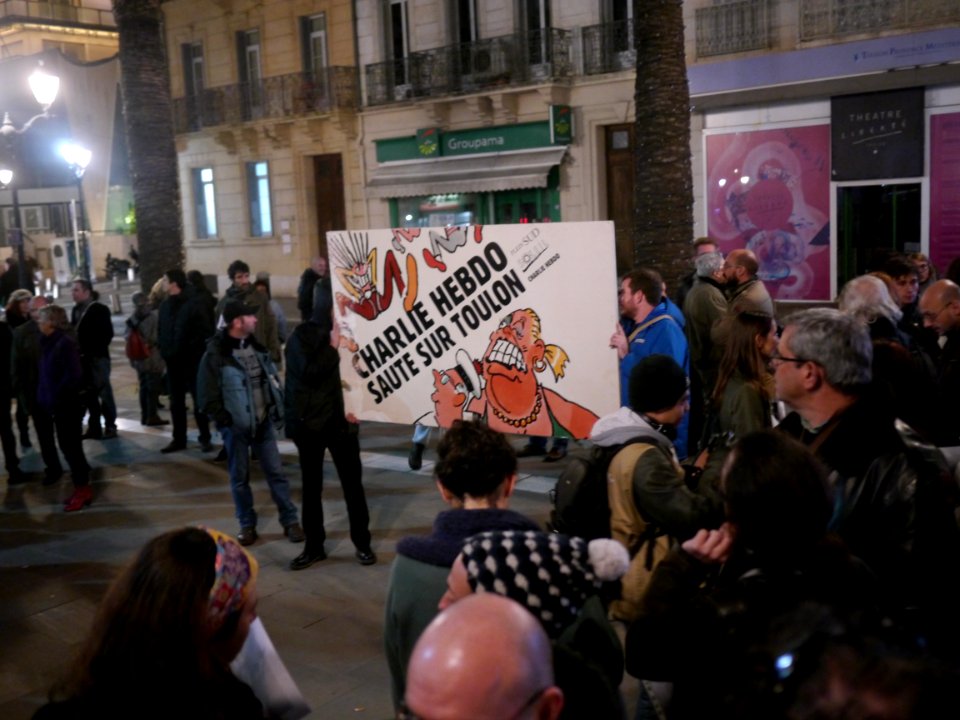 Rassemblement de soutien à Charlie Hebdo - 7 janvier 2015 - Toulon -  P1980281