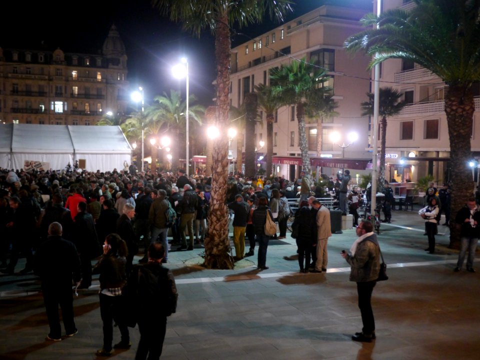 Rassemblement de soutien à Charlie Hebdo - 7 janvier 2015 - Toulon -  P1980266