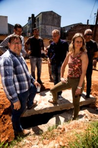 09.11.2018 - Prefeita Paula Mascarenhas e o vice Idemar Barz, acompanhados do Diretor Presidente do SANEP, Alexandre Garcia, realizam visita à obra de drenagem na Guabiroba  - Foto: Gustavo Vara