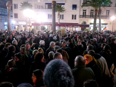 Rassemblement de soutien à Charlie Hebdo - 7 janvier 2015 - Toulon -  P1980278