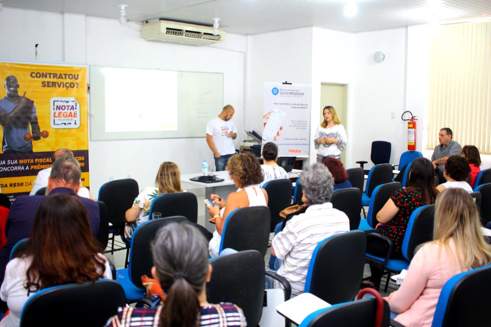 12.11.2018 - SMF - Palestra Programa Nota Legal Pelotense - Foto Marcel Avila