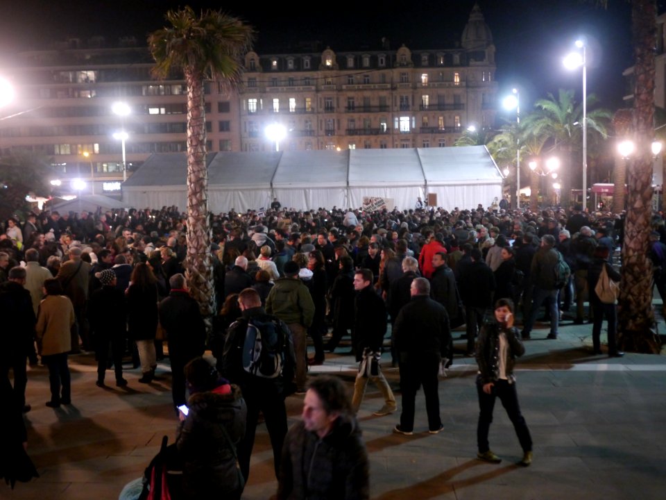 Rassemblement de soutien à Charlie Hebdo - 7 janvier 2015 - Toulon -  P1980264