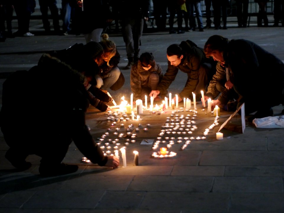 Rassemblement de soutien à Charlie Hebdo - 7 janvier 2015 - Toulon -  P1980329