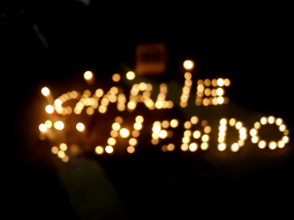 Rassemblement de soutien à Charlie Hebdo - 7 janvier 2015 - Toulon -  P1980308