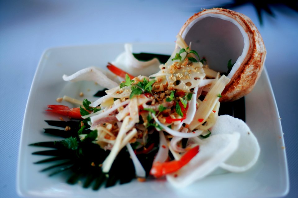 Gỏi Cổ hủ dừa tôm thịt