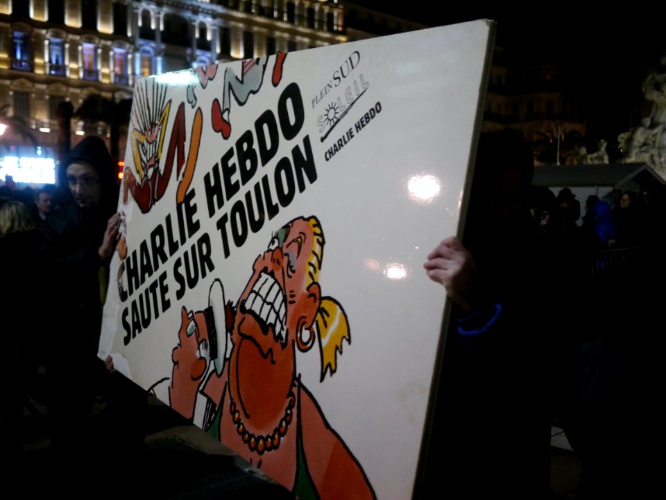 Rassemblement de soutien à Charlie Hebdo - 7 janvier 2015 - Toulon -  P1980271