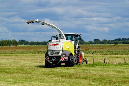 Nature lawnmowers silo