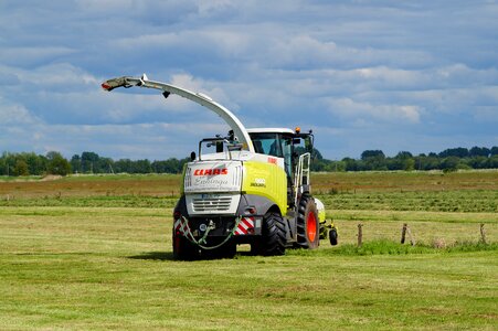 Nature lawnmowers silo photo