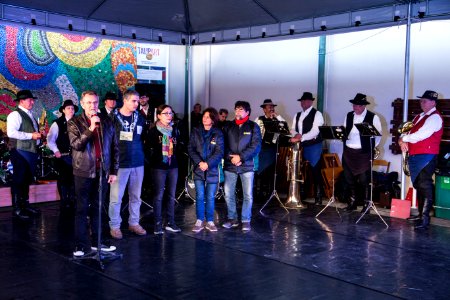 29.07.2018 - Vice prefeito Idemar Barz durante pronunciamento nas apresentações do Festival Internacional de Folclore e Artes Populares (FIFAP) no Mercado Público de Pelotas - Foto: Gustavo Vara