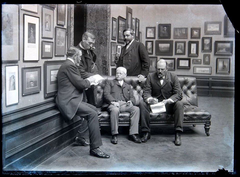 1902 Royal Photographic Society exhibition judging panel, in the Royal Academy