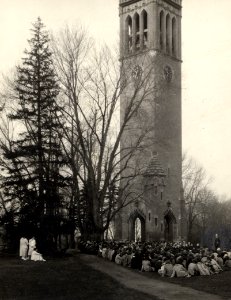 Vespers with President Pearson, 1922 photo