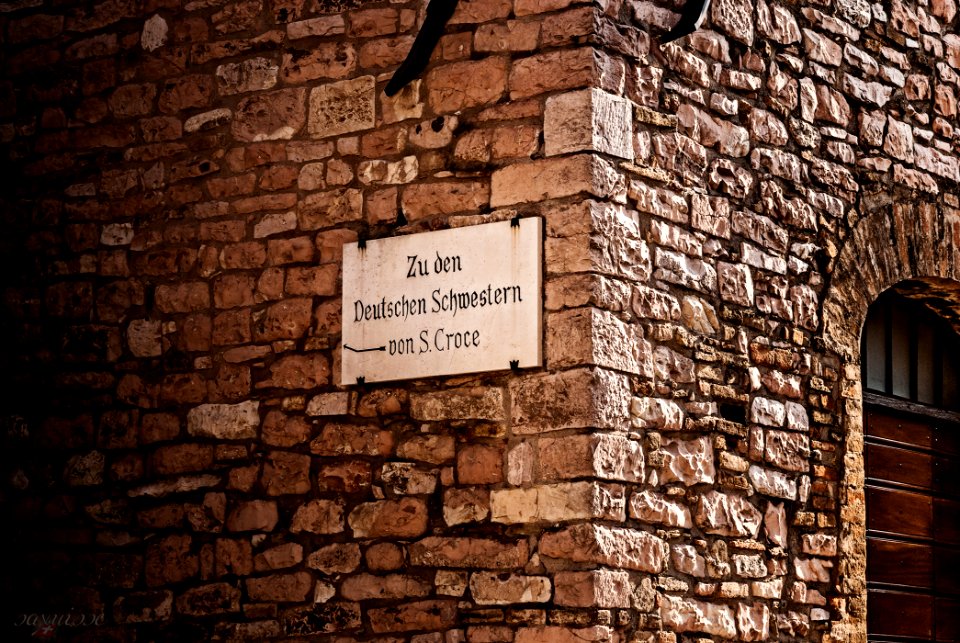 "Zu den deutschen Schwestern", Assisi, Italia