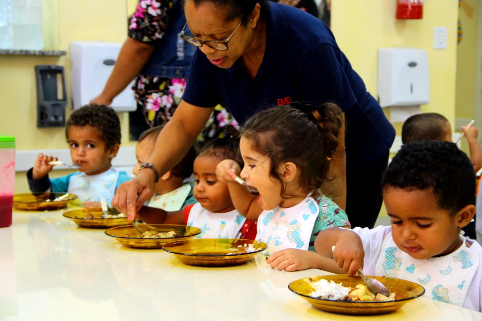 02.05.2018 - SMED - Merenda escolar - foto Marcel Avila