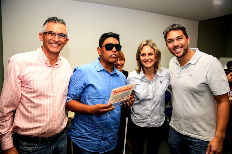 13.04.2018 - Prefeita Paula Mascarenhas    no lançamento da ampliação da cobertura da Estratégia Saúde da Família para 80% e lançamento da 4 edição do Saúde no Ônibus, que desta vez divulgará Histórias de Vida e Superação contatos por anônimos - Foto: Gus