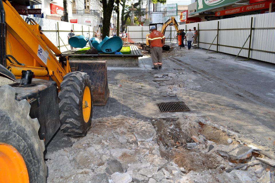 09.04.2018 - SEPLAG - Obra Calçadão - Foto Janine Tomberg (4)