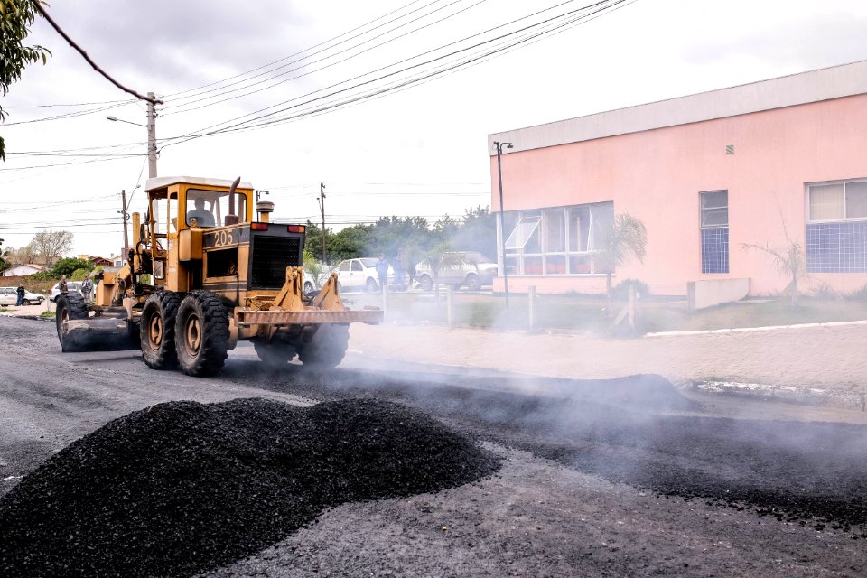 14.08.2018 Regularização asfáltica rua Paul Harris - Fotos Gustavo Mansur