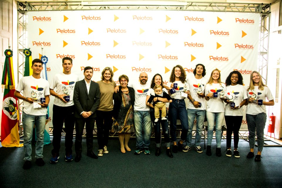 14.05.2019 - Prefeita Paula Mascarenhas realiza a entrega  de homenagens aos participantes do projeto Remar Para o Futuro - Foto: Gustavo Vara