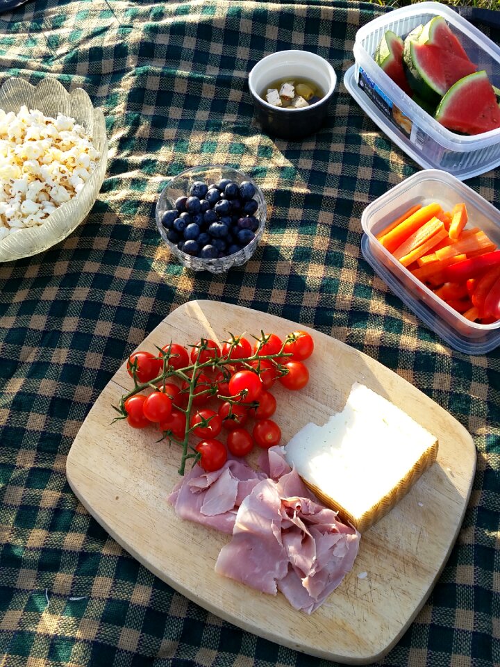 Blanket summer meal
