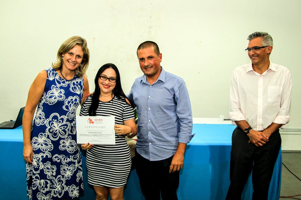 19.04.2018 - Prefeita Paula Mascarenhas e o vice Idemar Barz realizam entrega dos certificados para formandos do curso de Justiça Restaurativa - Foto: Gustavo Vara