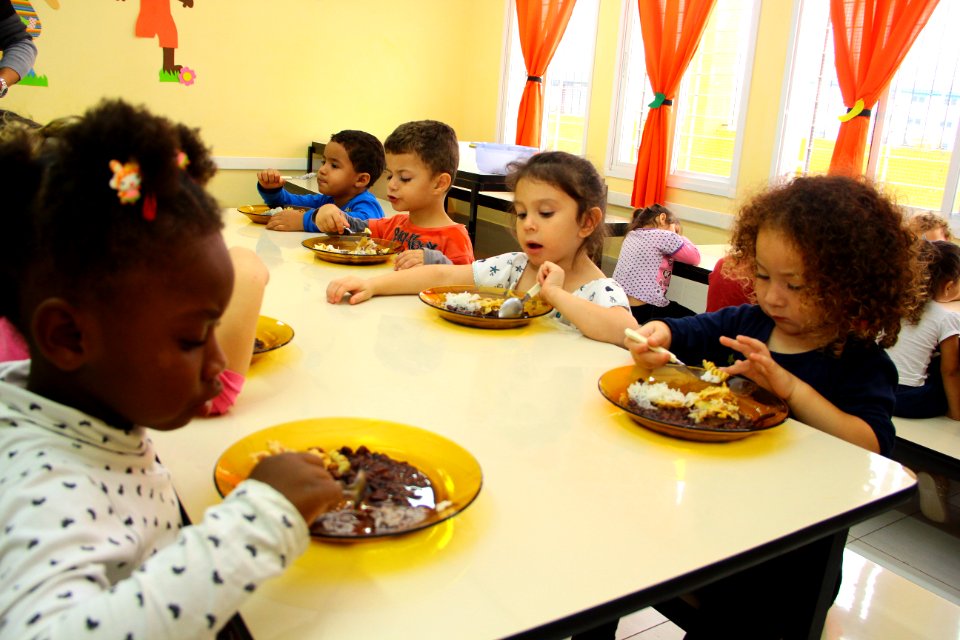 02.05.2018 - SMED - Merenda escolar - foto Marcel Avila