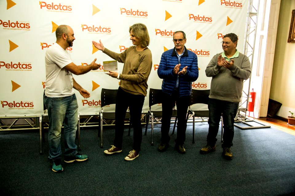 14.05.2019 - Prefeita Paula Mascarenhas realiza a entrega  de homenagens aos participantes do projeto Remar Para o Futuro - Foto: Gustavo Vara