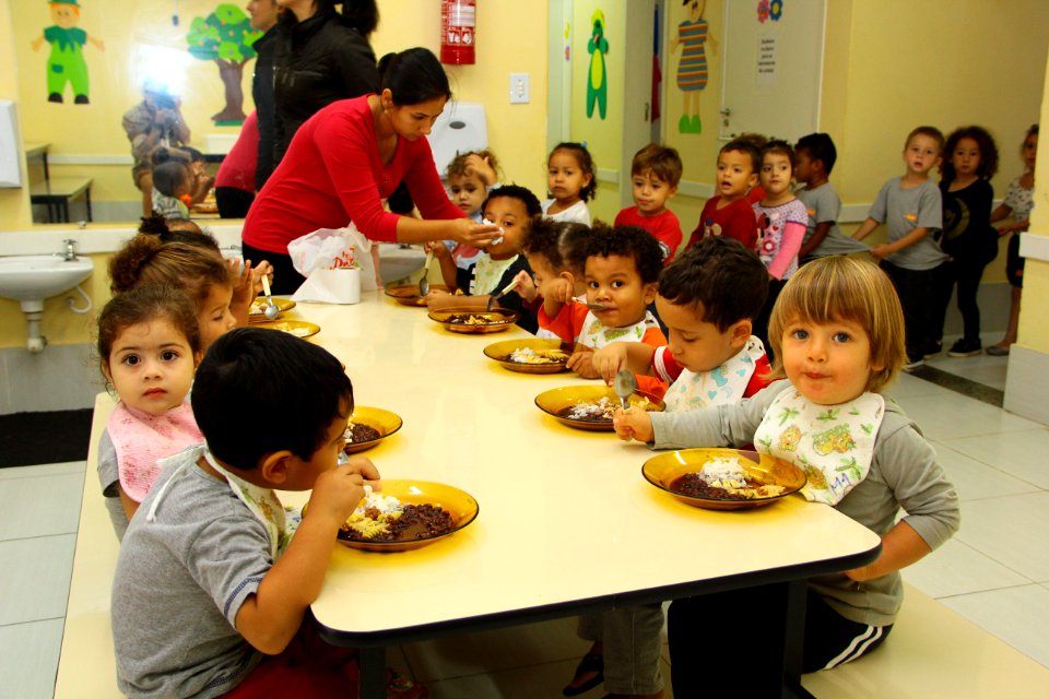 02.05.2018 - SMED - Merenda escolar - foto Marcel Avila