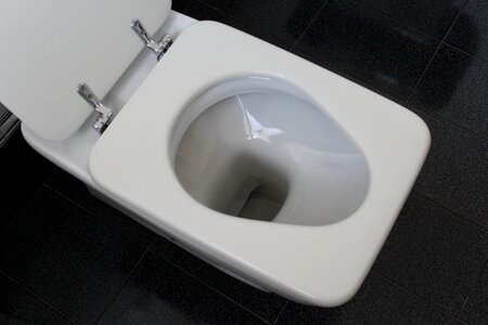 Ceramics hygiene discharge