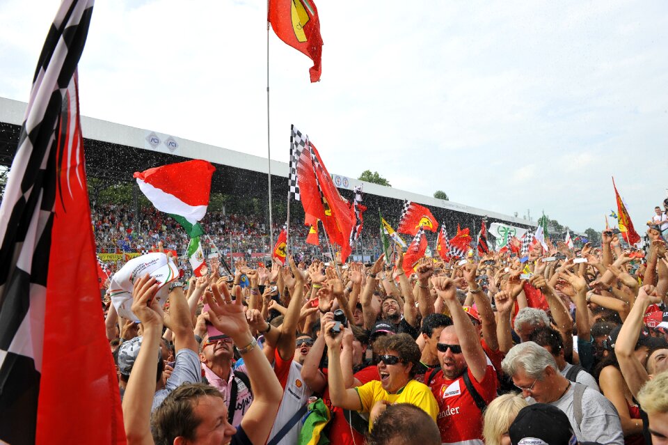 Podium festivity engines