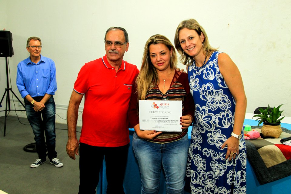 19.04.2018 - Prefeita Paula Mascarenhas e o vice Idemar Barz realizam entrega dos certificados para formandos do curso de Justiça Restaurativa - Foto: Gustavo Vara