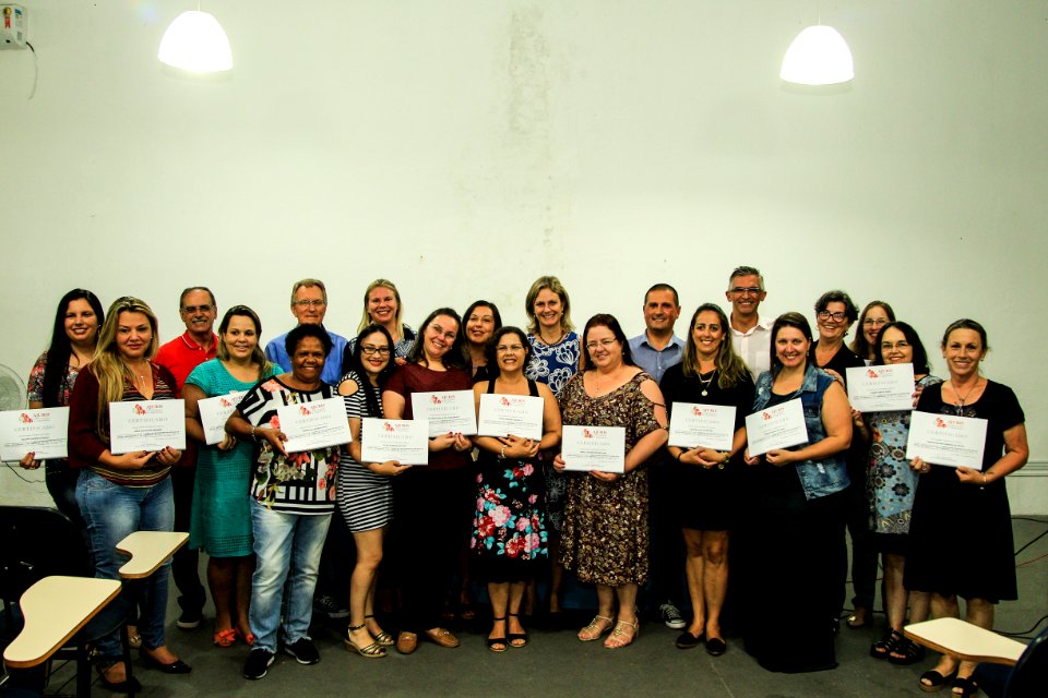 19.04.2018 - Prefeita Paula Mascarenhas e o vice Idemar Barz realizam entrega dos certificados para formandos do curso de Justiça Restaurativa - Foto: Gustavo Vara