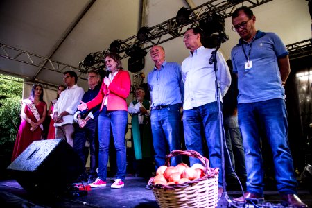 01.05.2019 - Prefeita Paula Mascarenhas realiza o percurso de ida feito com o transporte coletivo rural, saída do ponto da General Neto entre Santa Tecla e Deodoro, a caminho da FETOMATE no Grupelli - Foto: Gustavo Vara