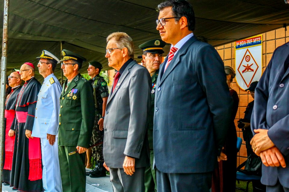 17.04.2019 - Vice-prefeito Idemar Barz é homenageado pelo Exér