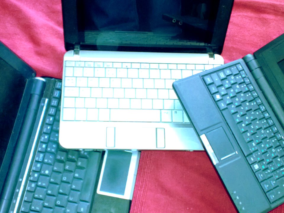 3 Old Netbooks Crop
