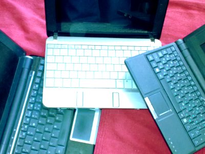 3 Old Netbooks Crop