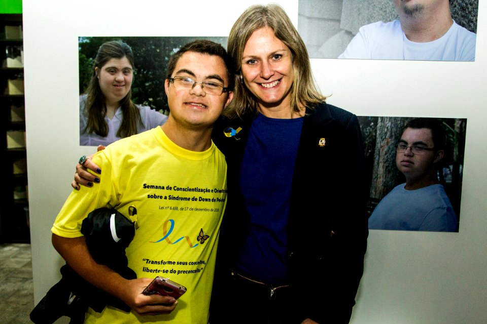 21.03.2019 - Prefeita Paula Mascarenhas prestigia a abertura da exposição de fotos ‘Transformando Olhares’, da Semana de Conscientização e Orientação sobre Síndrome de Down - Foto: Gustavo Vara