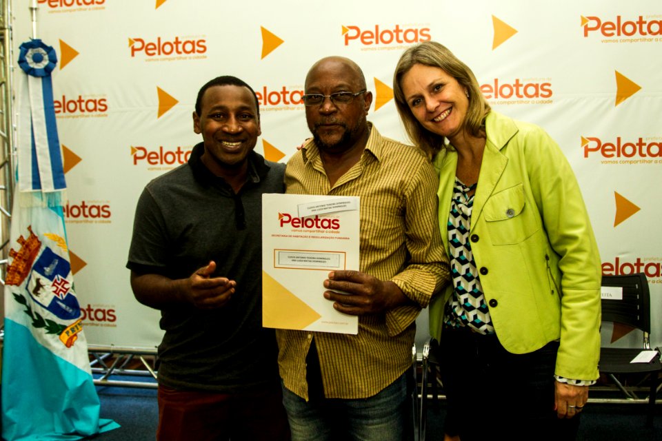13.02.2019 - Prefeita Paula Mascarenhas realiza a entrega de contratos e carnês da Regularização Fundiária  do Navegantes - Foto: Gustavo Vara