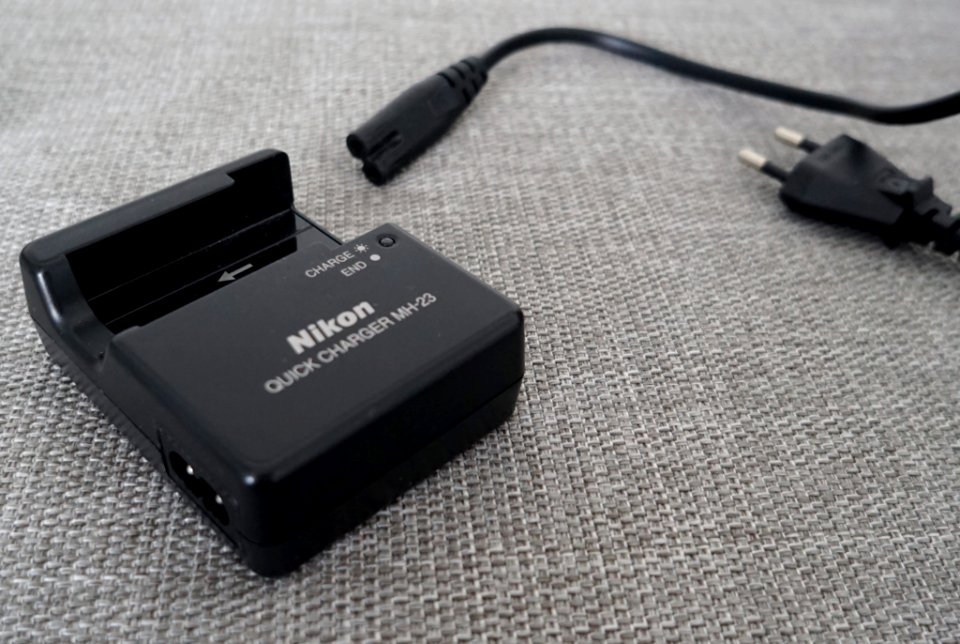 Nikon Quick Charger MH-23
