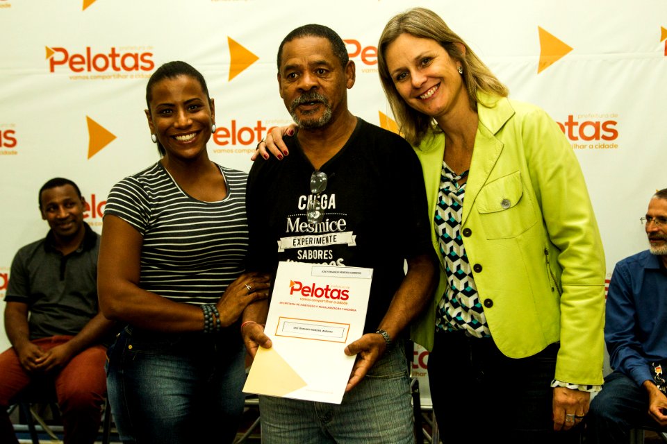 13.02.2019 - Prefeita Paula Mascarenhas realiza a entrega de contratos e carnês da Regularização Fundiária  do Navegantes - Foto: Gustavo Vara
