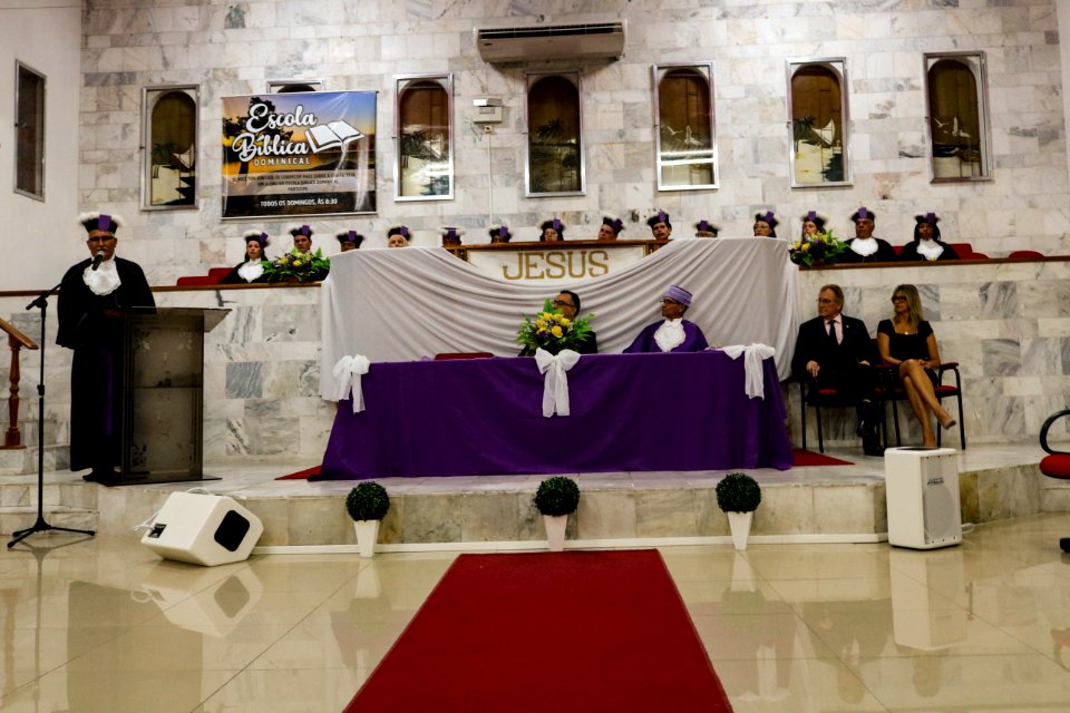 23.02.2019 - Vice-prefeito Idemar na solenidade de formatura em Teologia na Igreja Evangélica Assembleia de Deus - Foto Michel Corvello