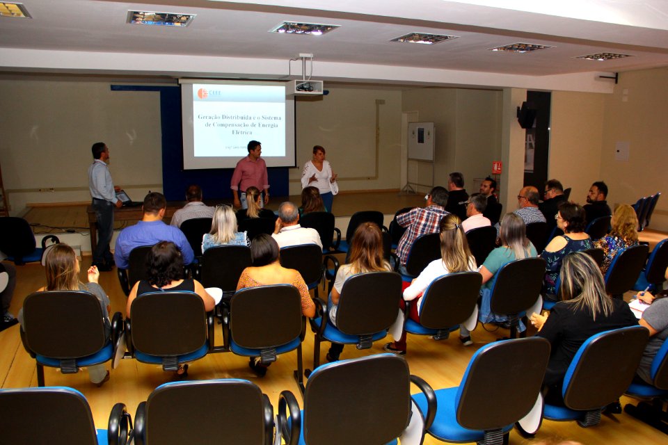 28.03.2018 - SMS - Capacitação Economia de Energia - Foto Marcel Avila