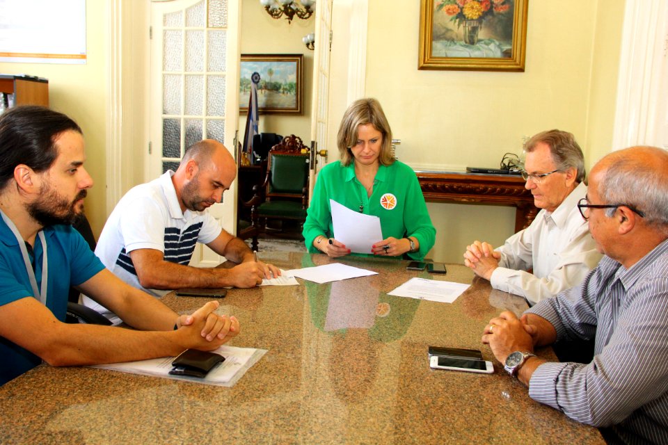 15.03.2018 - Gab Prefeita - Ass contrato calçadão - Foto Marcel Avila
