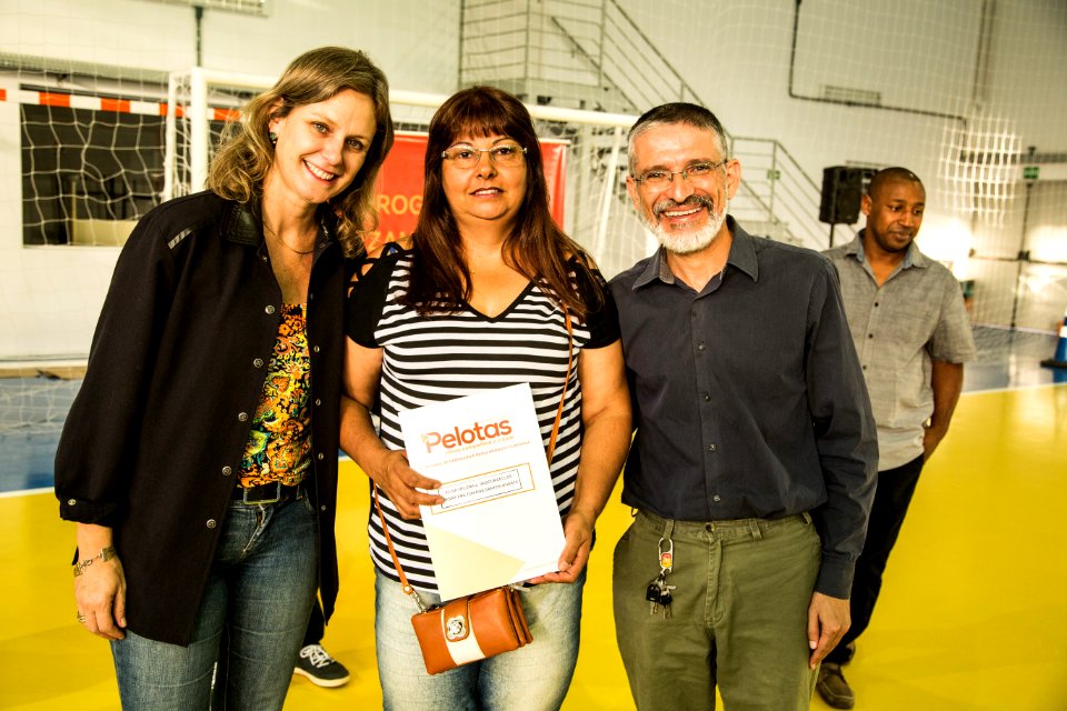 25.01.2018 - Prefeita Paula Mascarenhas durante entrega de certificados de regularizacão fundiária do Mário Meneghetti - Foto: Gustavo Vara