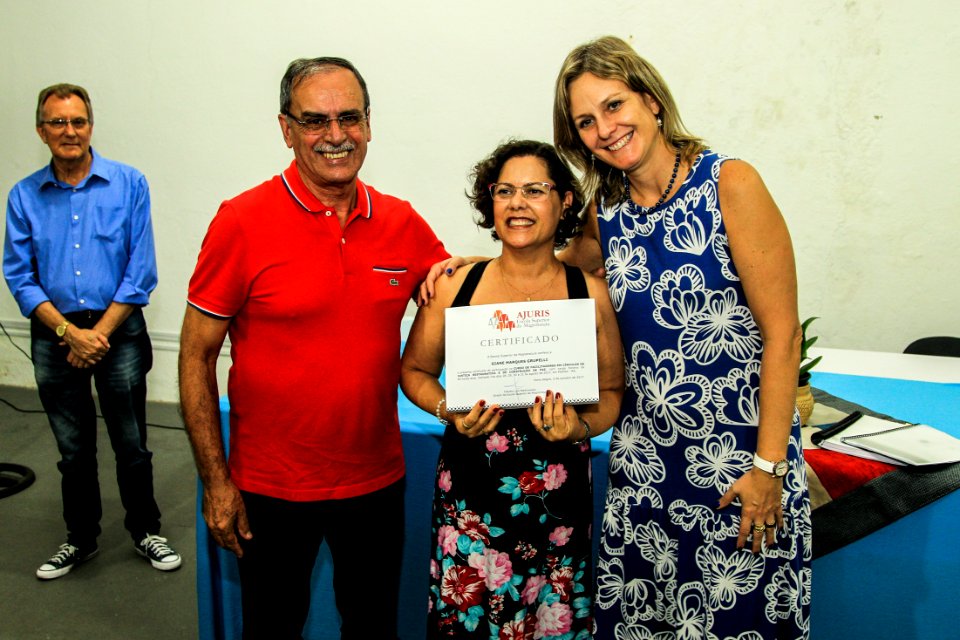 19.04.2018 - Prefeita Paula Mascarenhas e o vice Idemar Barz realizam entrega dos certificados para formandos do curso de Justiça Restaurativa - Foto: Gustavo Vara