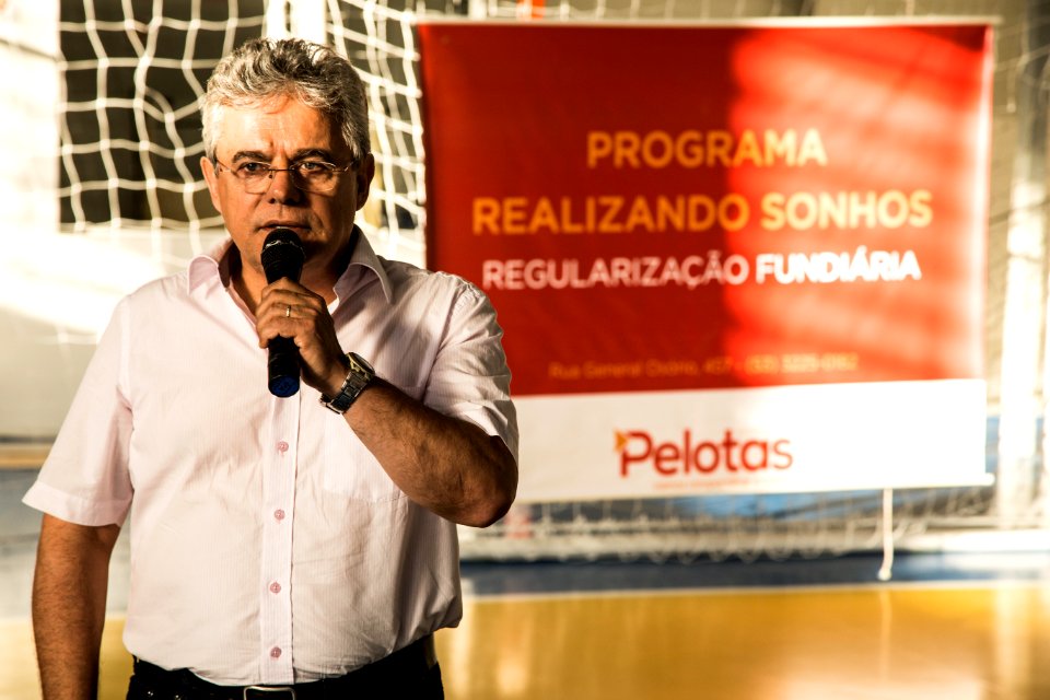25.01.2018 - Prefeita Paula Mascarenhas durante entrega de certificados de regularizacão fundiária do Mário Meneghetti - Foto: Gustavo Vara