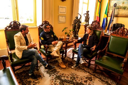 25.01.2018 - Prefeita Paula Mascarenhas em reunião com José Dourado e Goia da Polícia Rodoviária Federal