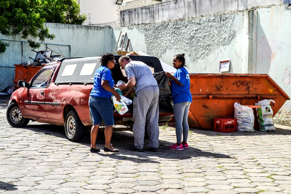 25.01.2018 - Recebimento de materias no Ecoponto de Pelotas . Localizado na Juscelino Kubitschek de Oliveira, 3.195.