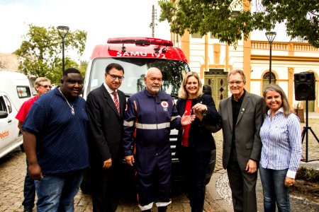 17.04.2019 - Prefeita Paula Mascarenhas e o vice Idemar Barz durante ato de entrega de novos veículos para o Samu - Foto: Gustavo Vara